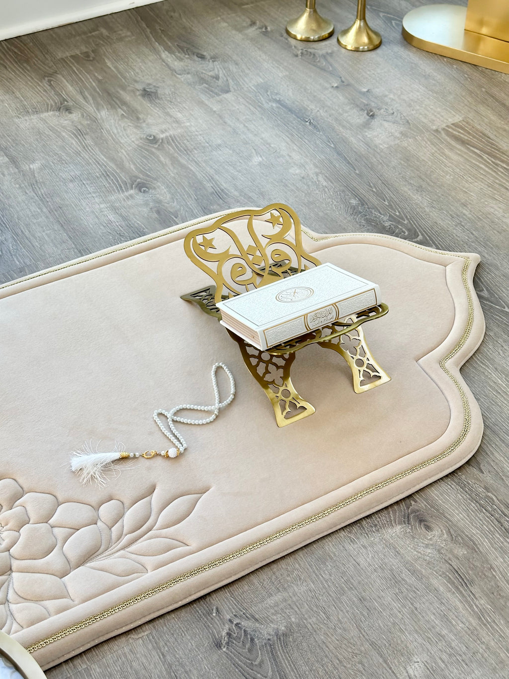 Luxury Padded Prayer Mat / Islamic Prayer Rug with Tote Bag – Non-Slip Floral Design