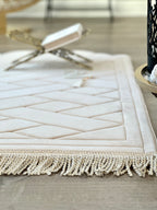 Large Seashell Design Luxury Prayer Mat – Soft Padded Islamic Rug with Tote Bag (Anti-Slip)