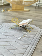 Large Seashell Design Luxury Prayer Mat – Soft Padded Islamic Rug with Tote Bag (Anti-Slip)