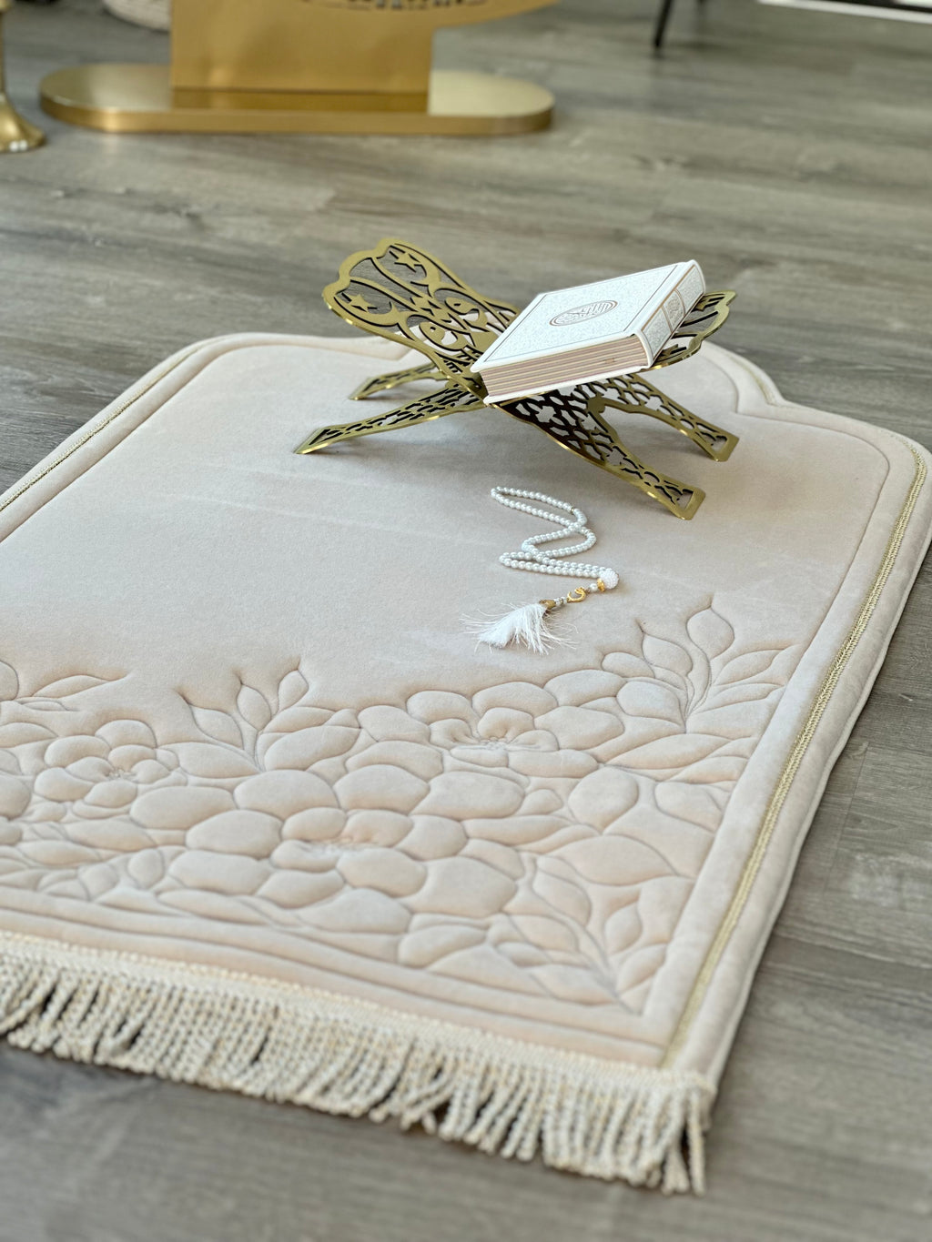 Luxury Padded Prayer Mat / Islamic Prayer Rug with Tote Bag – Non-Slip Floral Design