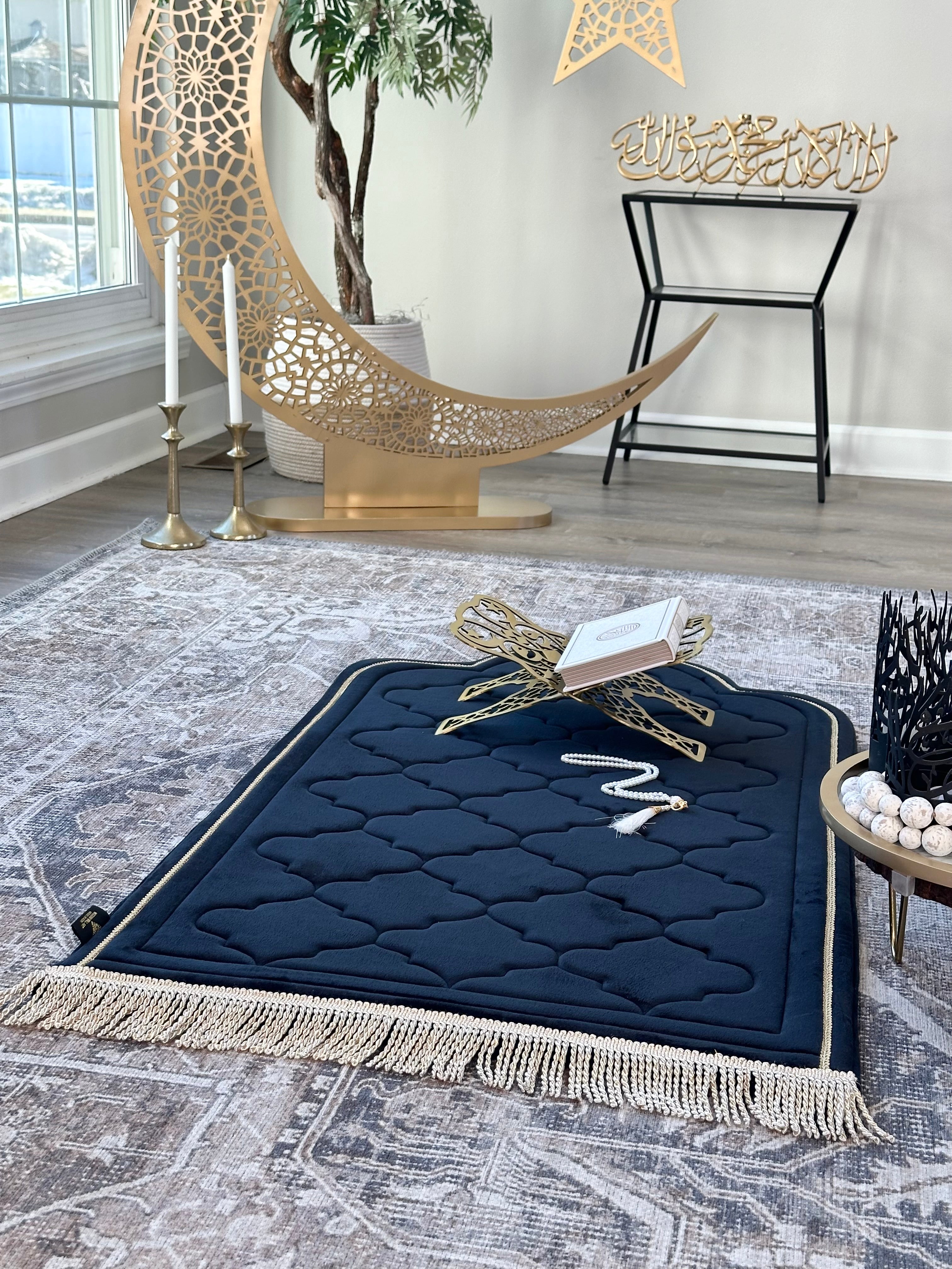 Luxury Padded Anti Slip Moroccan (Adult) Prayer Mat – Soft Islamic Rug with Carrying Case