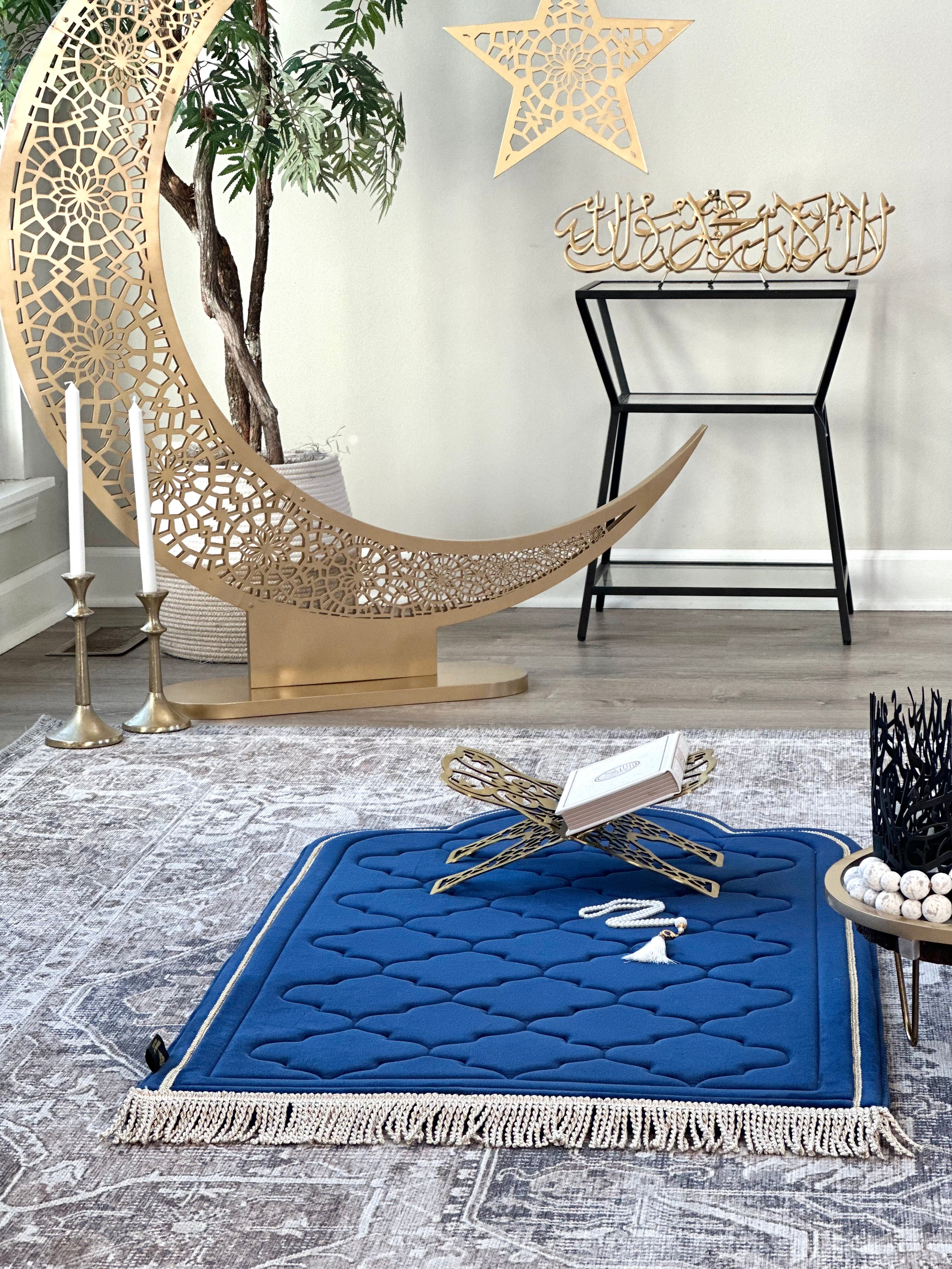 Luxury Padded Anti Slip Moroccan (Adult) Prayer Mat – Soft Islamic Rug with Carrying Case