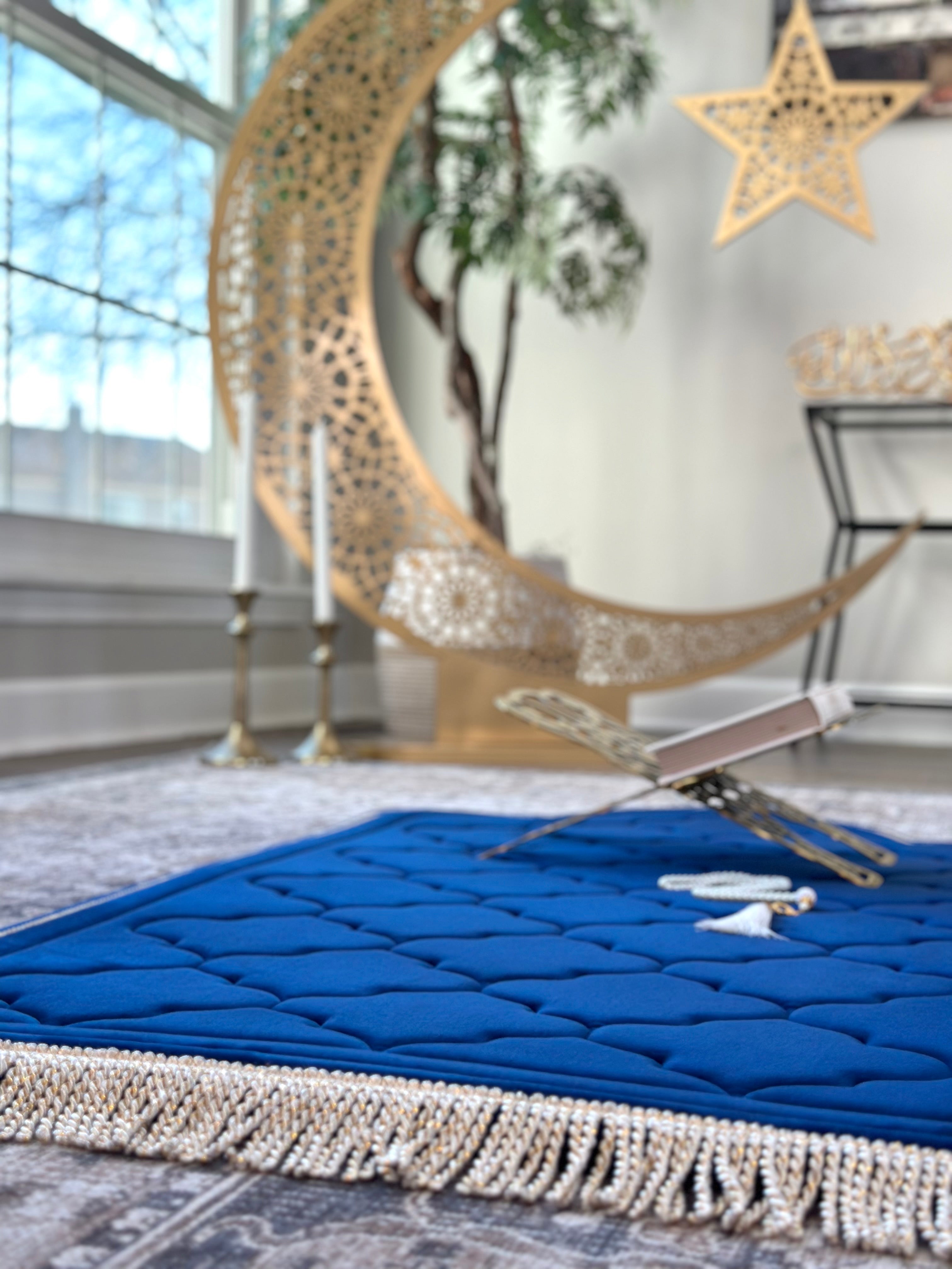 Luxury Padded Anti Slip Moroccan (Adult) Prayer Mat – Soft Islamic Rug with Carrying Case
