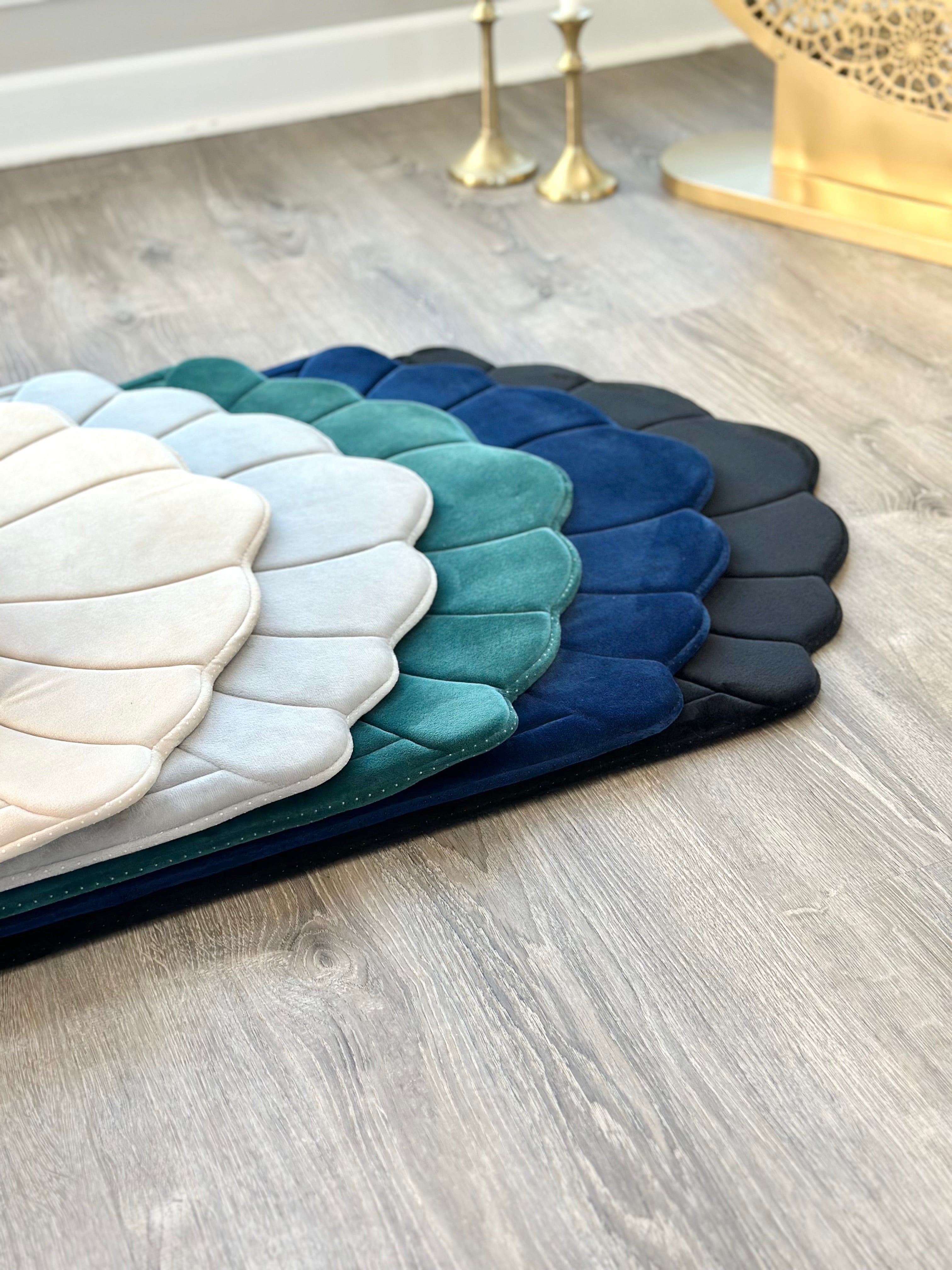 Large Seashell Design Luxury Prayer Mat – Soft Padded Islamic Rug with Tote Bag (Anti-Slip)