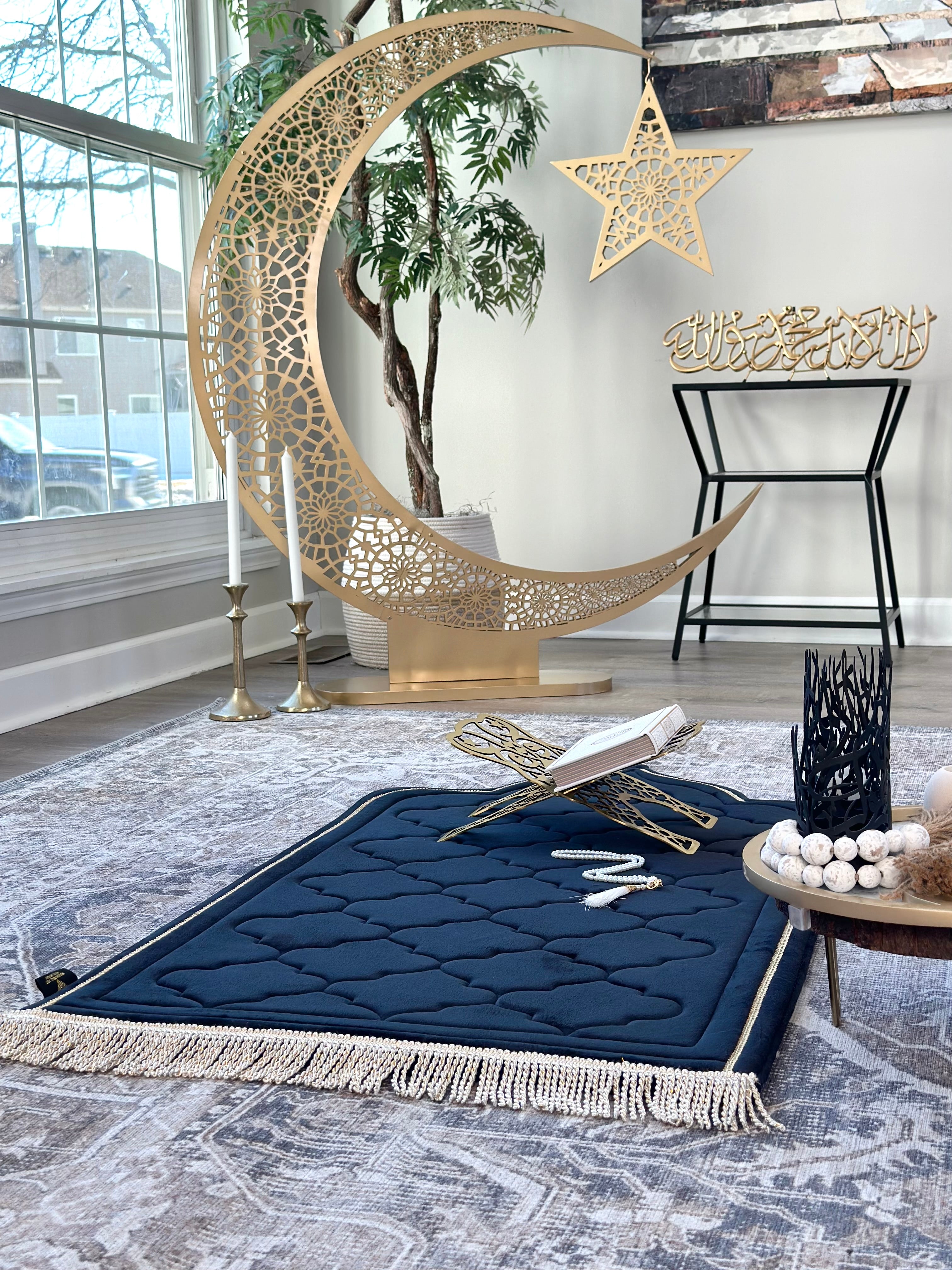Luxury Padded Anti Slip Moroccan (Adult) Prayer Mat – Soft Islamic Rug with Carrying Case