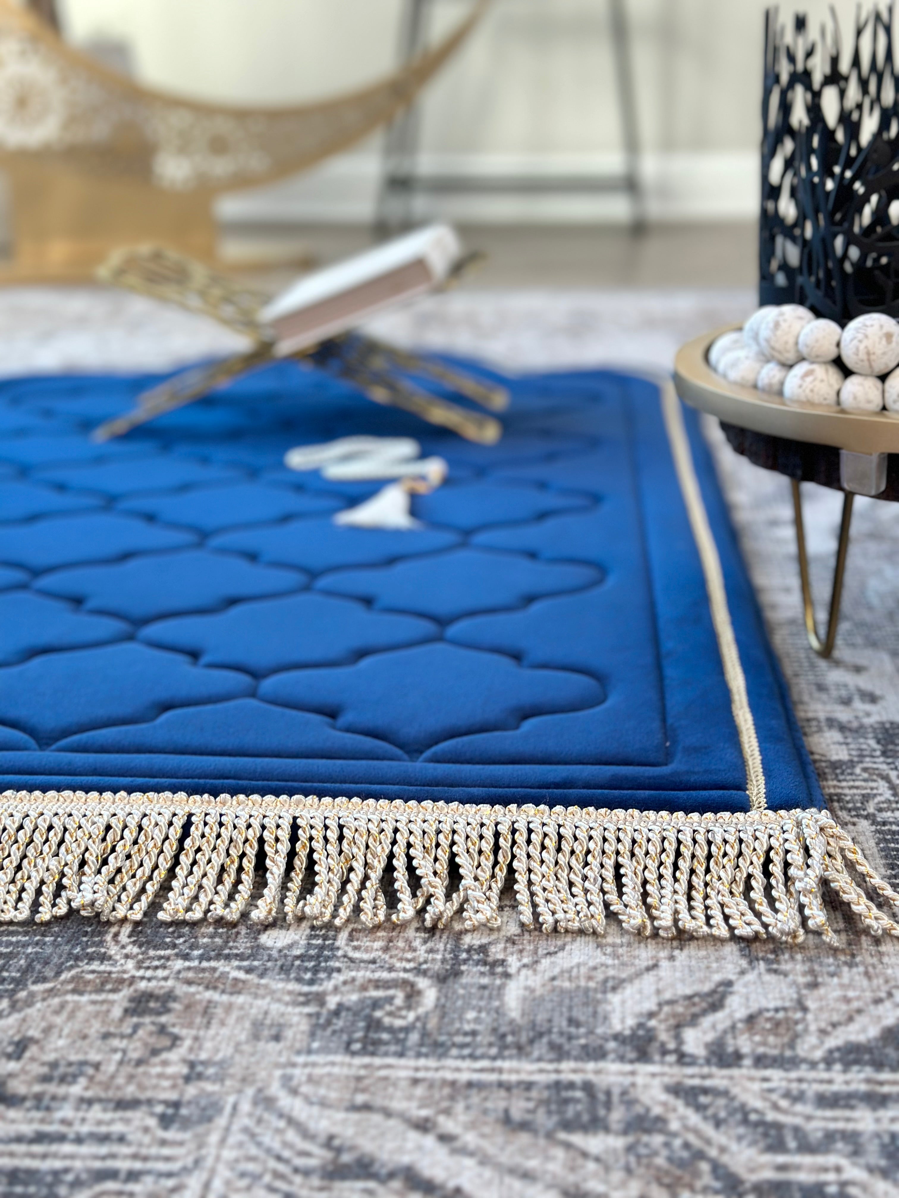 Luxury Padded Anti Slip Moroccan (Adult) Prayer Mat – Soft Islamic Rug with Carrying Case