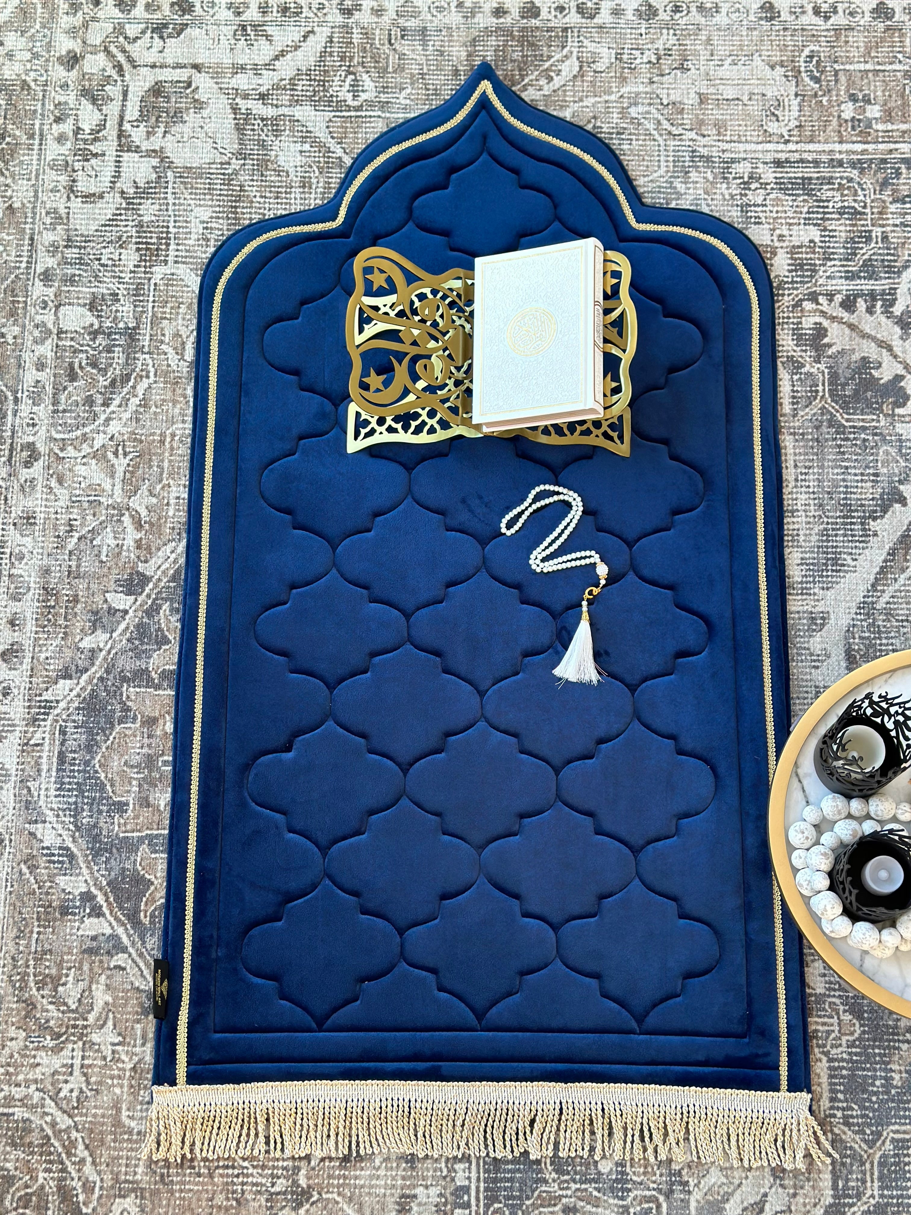 Luxury Padded Anti Slip Moroccan (Adult) Prayer Mat – Soft Islamic Rug with Carrying Case