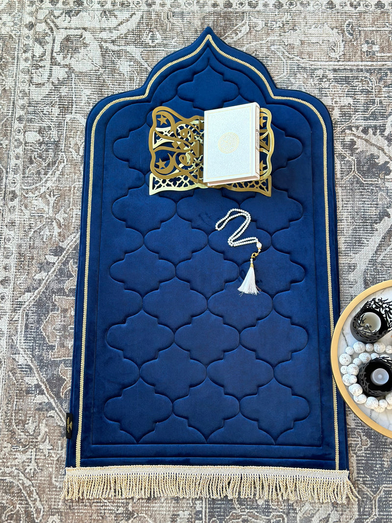 Kids Luxury Padded Anti Slip Moroccan Prayer Mat – Soft Islamic Rug with Carrying Case