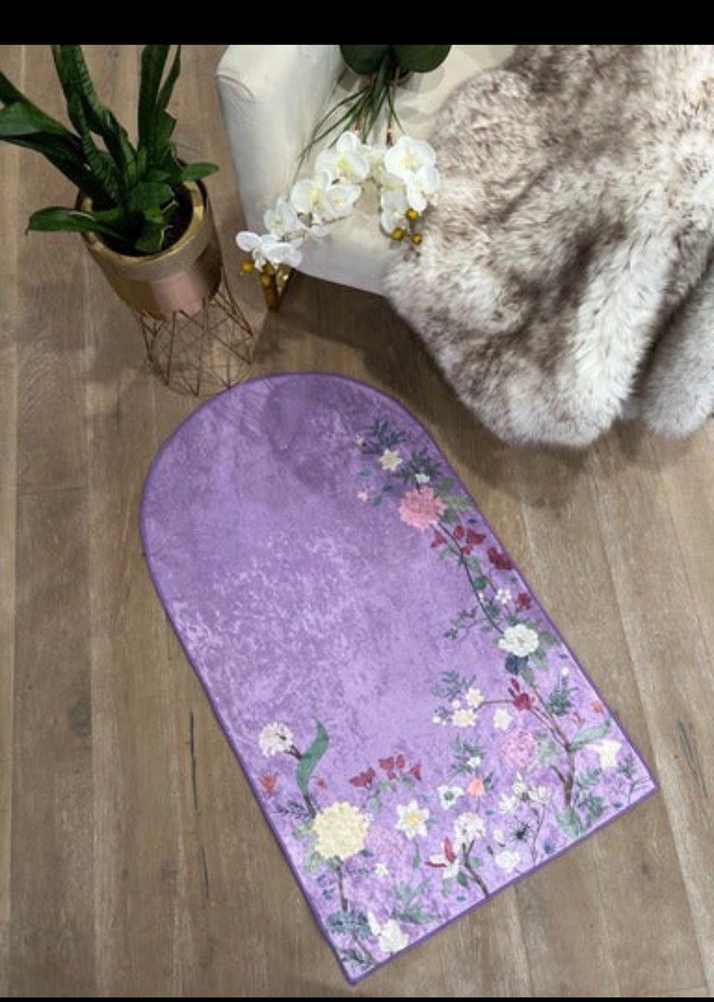 Floral Velvet Prayer Mat – Soft Anti-Slip Islamic Rug with Carrying Case