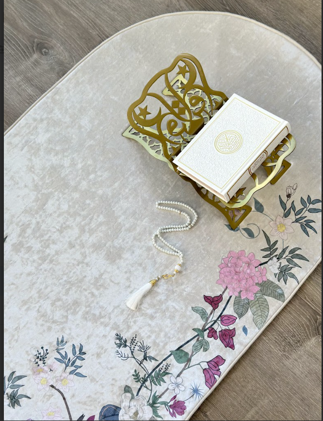 Floral Velvet Prayer Mat – Soft Anti-Slip Islamic Rug with Carrying Case