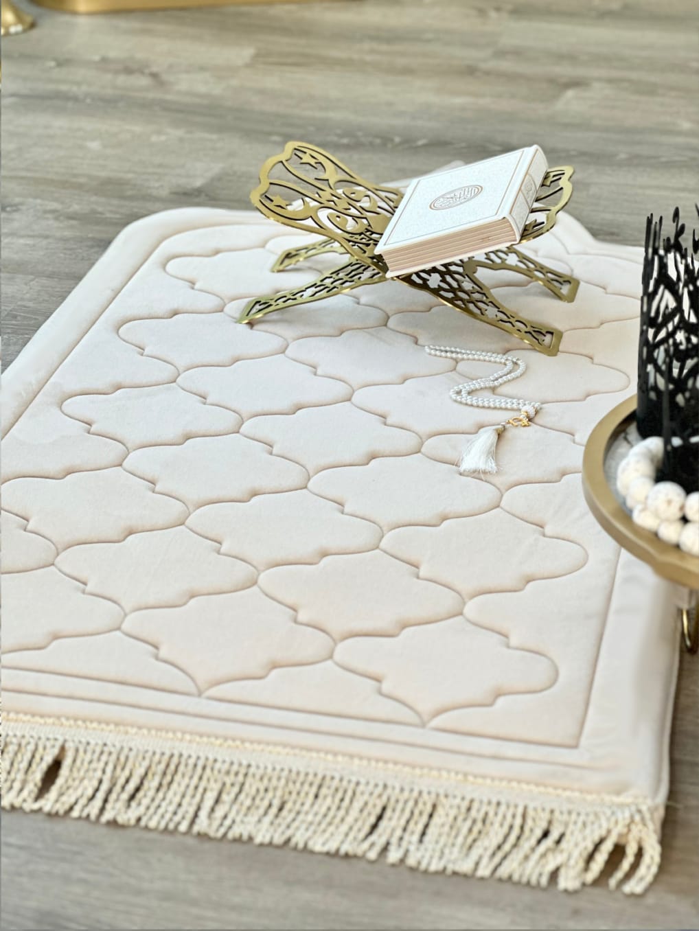 Kids Luxury Padded Anti Slip Moroccan Prayer Mat – Soft Islamic Rug with Carrying Case
