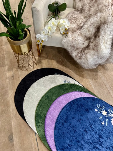 Floral Velvet Prayer Mat – Soft Anti-Slip Islamic Rug with Carrying Case