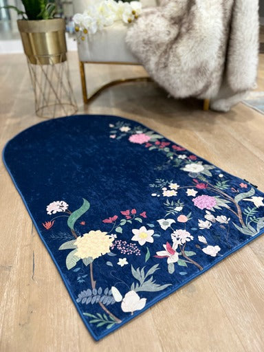 Floral Velvet Prayer Mat – Soft Anti-Slip Islamic Rug with Carrying Case