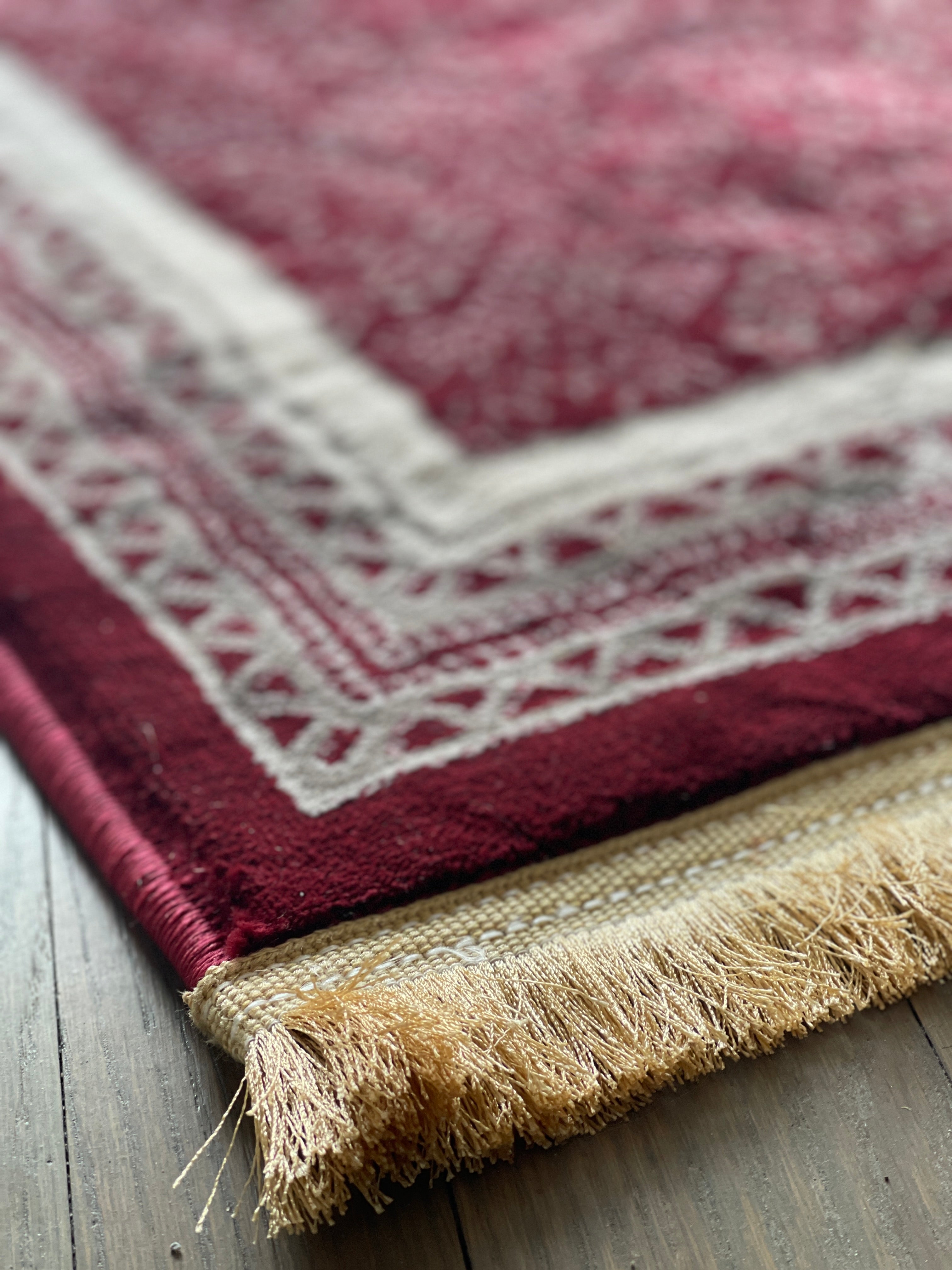 Turkish Hand-Woven Prayer Mat Rug – Large Salah Namaz Islamic Muslim Carpet 50x31”